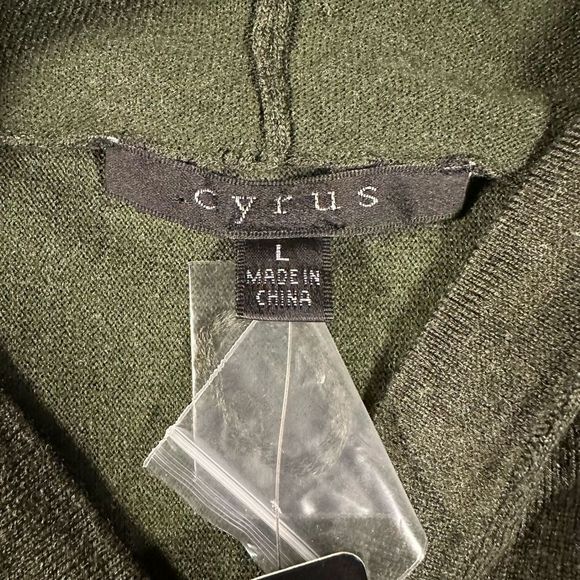 CYRUS NWT forest dark green pullover hoodie knit top women’s large new with tags - Picture 9 of 9